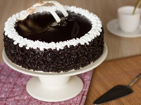 CHOCOLATE CHIP CAKE 500g
